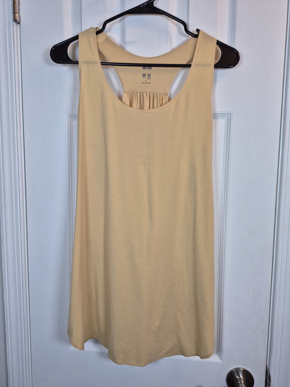 Uniqlo AIRism Light Yellow Racerback Tank Top Large Athleisure Clean Girl